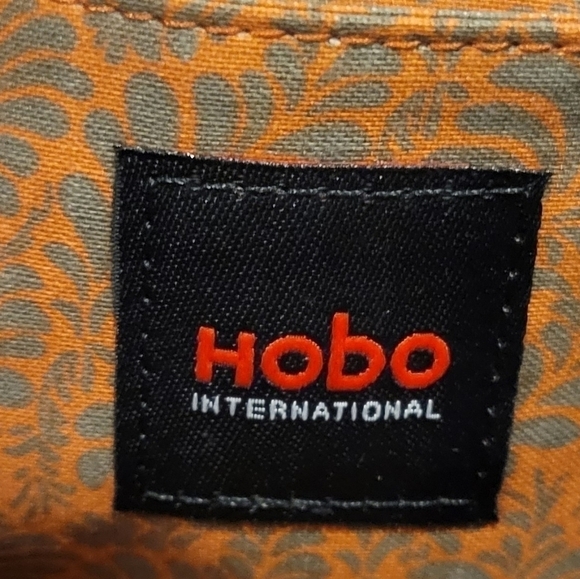 Hobo The Original Crossbody leather purse. - Picture 6 of 8